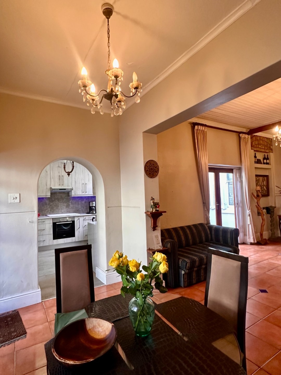 4 Bedroom Property for Sale in Green Point Western Cape